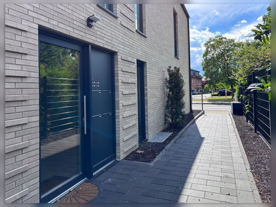 Zuwegung - Hauseingang Maisonettewohnung Borken