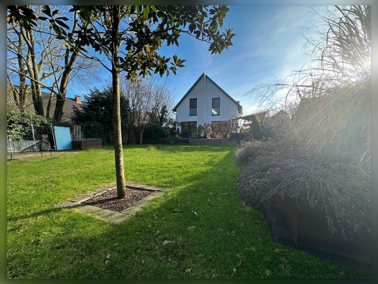 R�ckansicht Garten Bocholt Einfamilienhaus Energieeffizient und zeitgem�� - Wohnen in ruhiger, naturnaher Lage von Bocholt