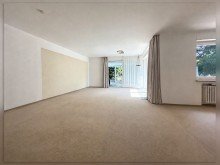 Wohnzimmer Gro�z�giger Bungalow mit park�hnlichem Garten