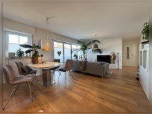 Wohn- Essbereich Modern und lichtdurchflutet: 3-Zimmer-Wohnung im 1. Obergeschoss mit S�dwest-Balkon
