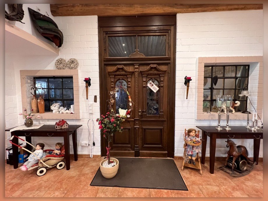 Charaktervolle Holzt�r im Innenbereich Bauernhaus Bocholt