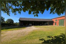 Remise Ein R�ckzugsort im Gr�nen: Hofstelle in Alleinlage, perfekt f�r Pferdehaltung