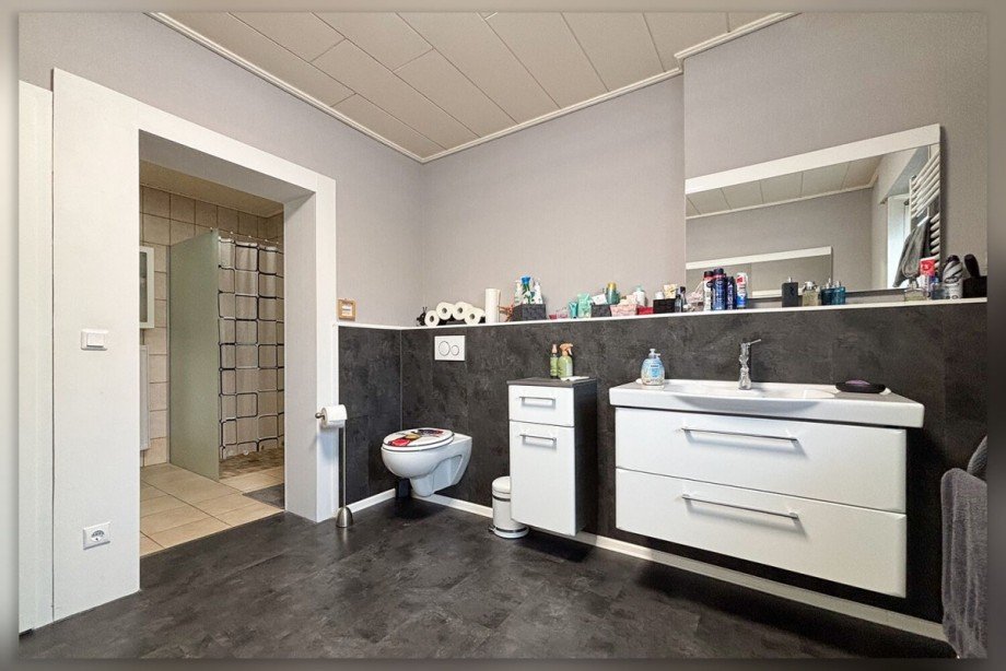 Bad im Erdgeschoss Doppelhaush�lfte Heiden