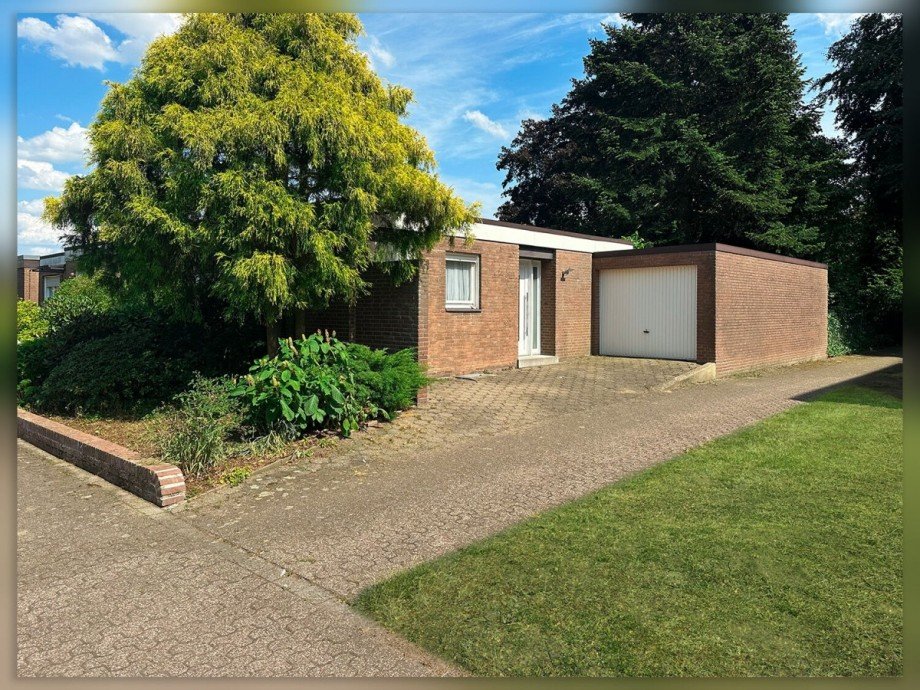 Eingang und Garage Einliegerwohnung Bungalow Bocholt