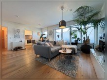 Wohn- Esszimmer Modern und lichtdurchflutet: 3-Zimmer-Wohnung im 1. Obergeschoss mit S�dwest-Balkon
