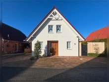 Vorderansicht Modernes Wohnen nahe Klostersee - Freistehendes Einfamilienhaus in ruhiger Wohnlage
