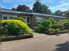 Hauptbild Großzügiger Bungalow mit parkähnlichem Garten