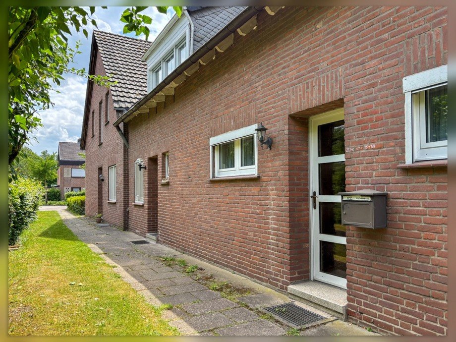 Zuwegung - Hauseingang Maisonettewohnung Bocholt / Stenern