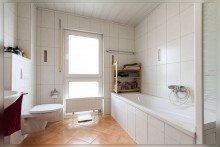Badezimmer Einziehen & Wohlf�hlen - gepflegtes Einfamilienhaus mit gro�em Garten in familienfreundlicher Lage