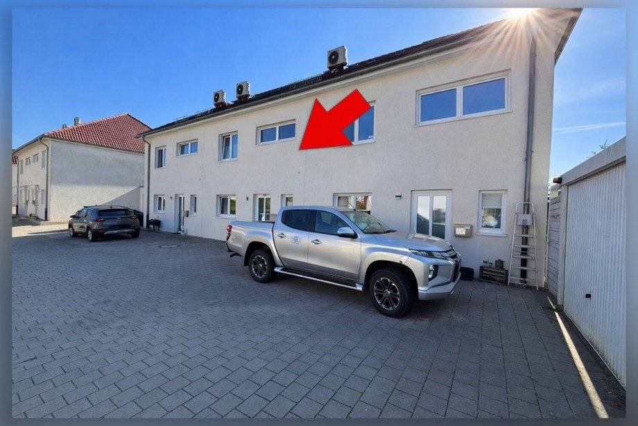 Au�enansicht mit PKW Stellpl�tzen Reihenmittelhaus Borken / Burlo