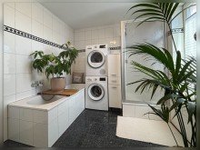 Bad mit Waschmaschinenanschluss Modern und lichtdurchflutet: 3-Zimmer-Wohnung im 1. Obergeschoss mit S�dwest-Balkon